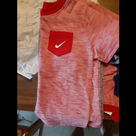 Nike - Picture 3 of 8